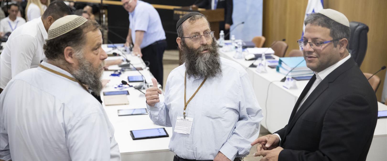 אנשי עוצמה יהודית בדיון בוועדת הבחירות, אוגוסט 201