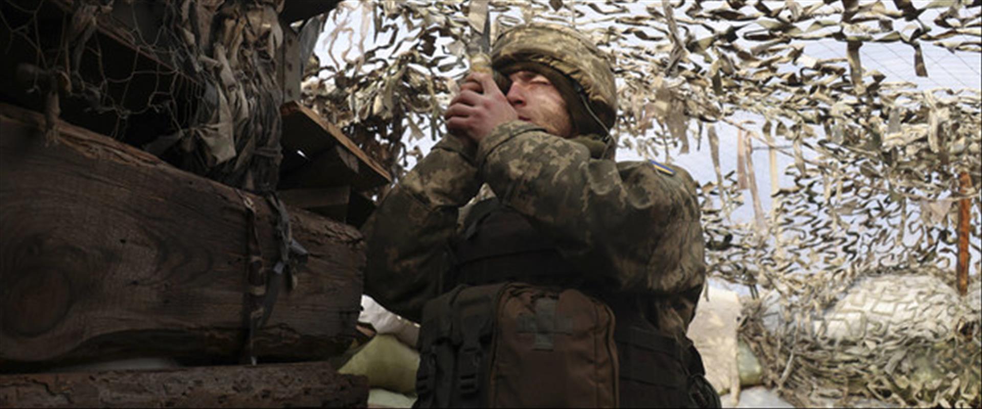 قوات اوكرانية على الحدود مع روسيا