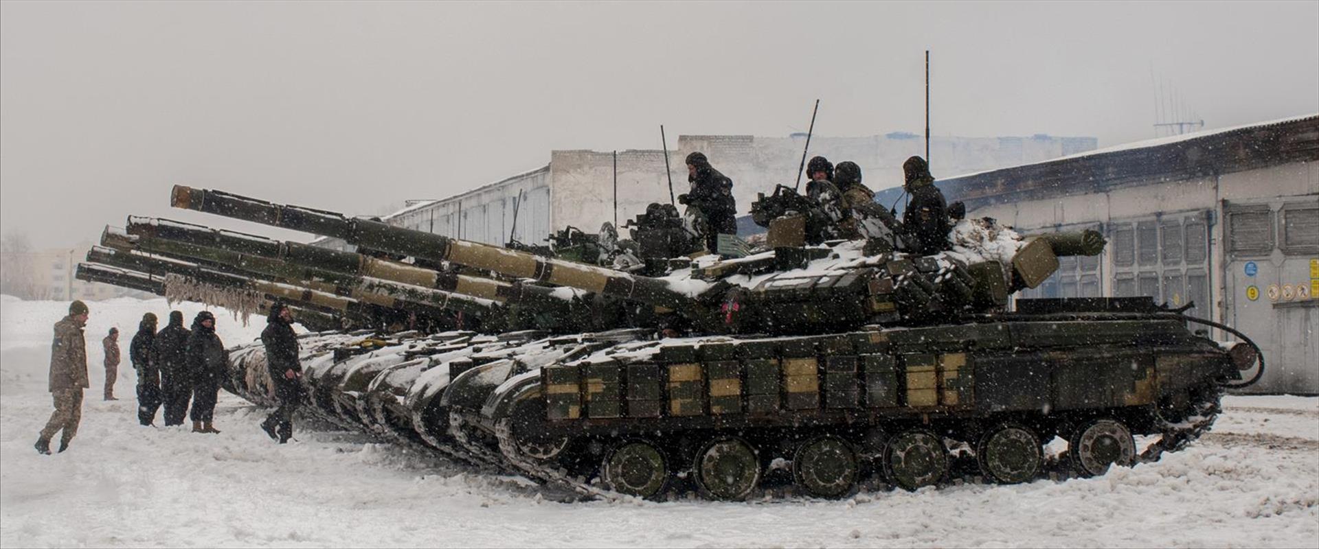 טנק אוקראיני בגבול עם רוסיה