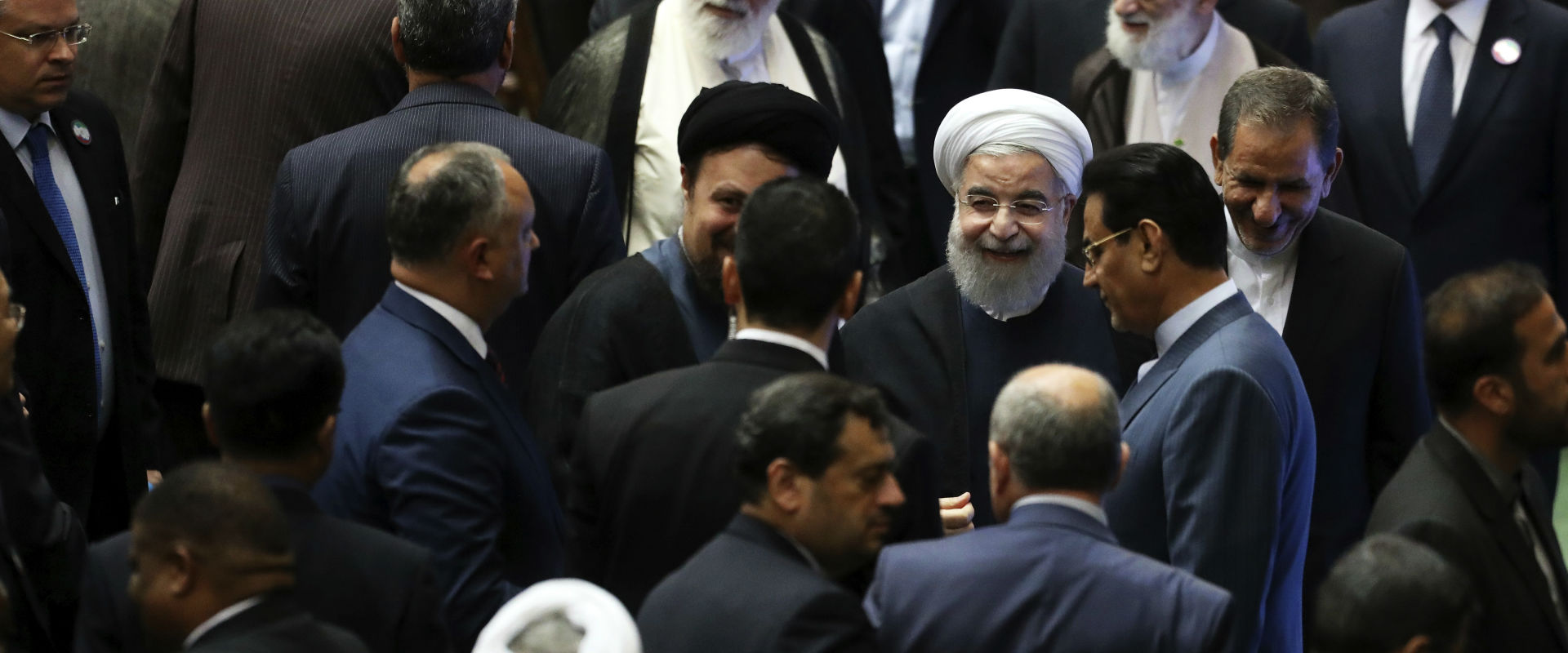 נשיא איראן חסן רוחאני בפרלמנט בטהראן